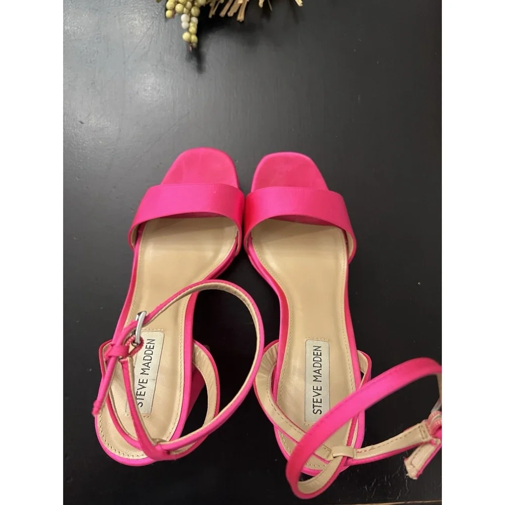 Steve Madden Lessa Satin Hot Pink Fabric Platform Ankle Strap Block Heel Sz 8.5M